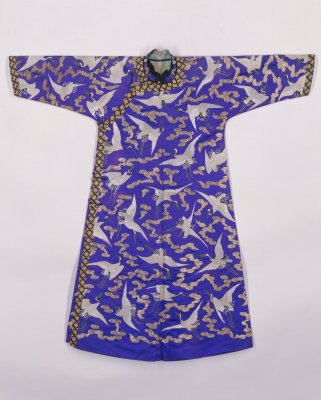 图片[1]-Royal blue satin embroidered cloud crane pattern formal robe-China Archive